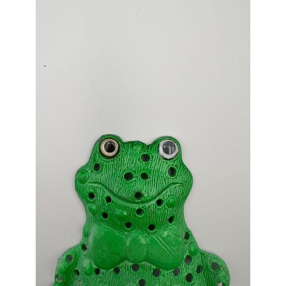 Vintage Green Frog Decorative Garden Ornament Handcrafted Ceramic Toad Figurine - Picture 3 of 7